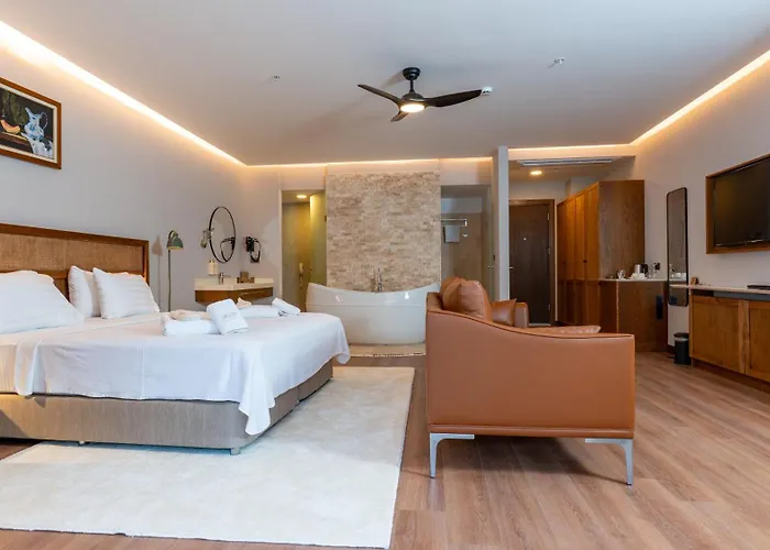 Cunda Kizilca Deluxe & מלון Ayvalı